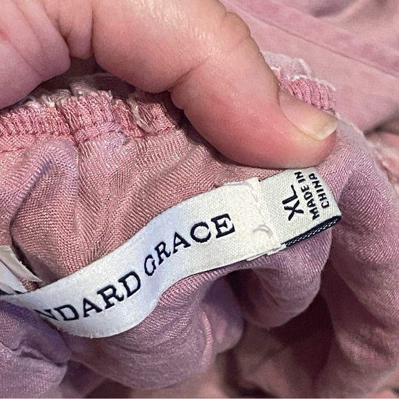 Standard grace boho embroidered raw hem cold shoulder bell sleeve tunic top - Picture 4 of 8